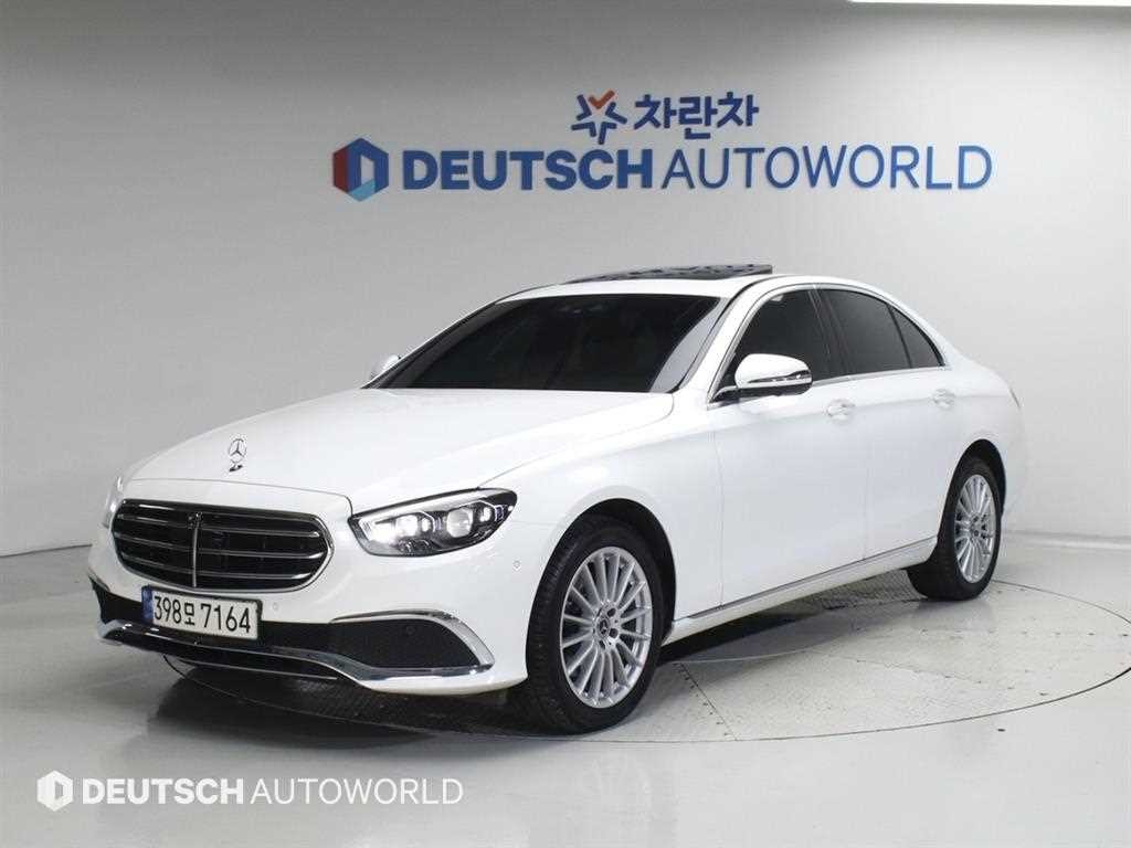 벤츠 E 클래스 E-클래스 W213 E220d 4MATIC 익스클루시브 이미지 1