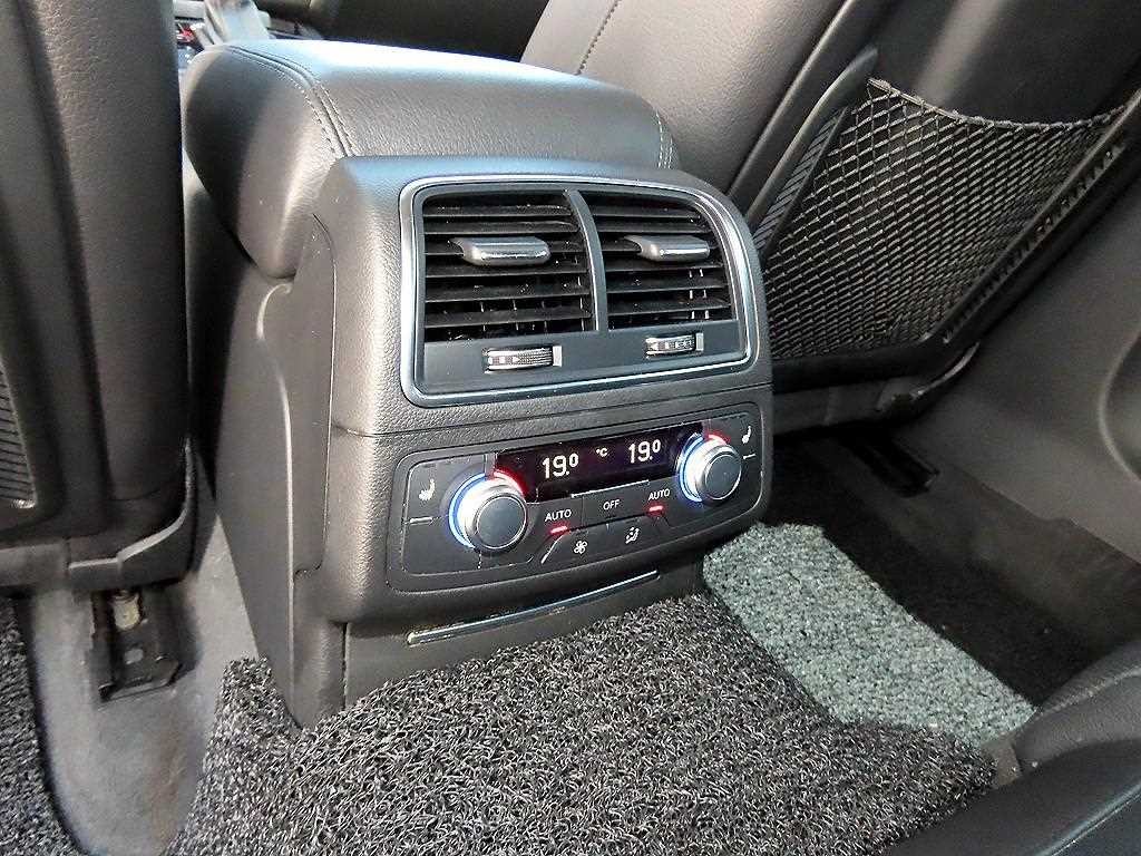 아우디 A6 뉴A6 40 TFSI 프리미엄 이미지 16