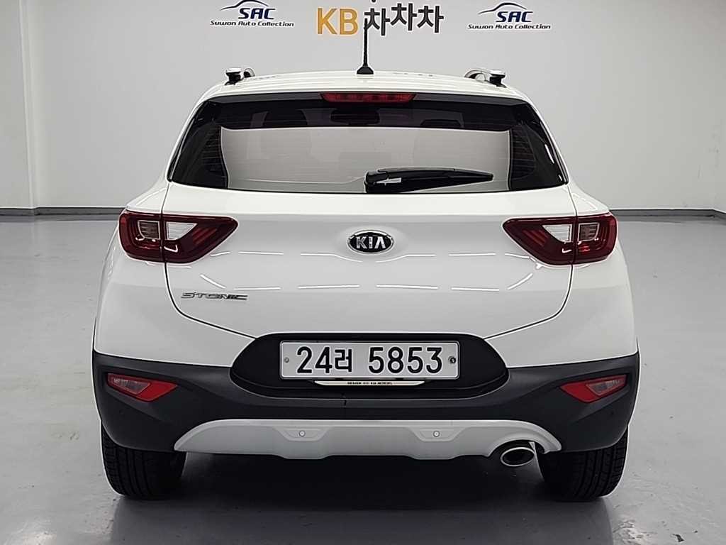 기아 스토닉 가솔린 1.4 트렌디 이미지 3