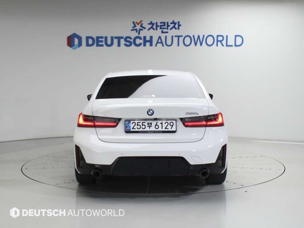 BMW 3시리즈 3시리즈 (G20) 320i M 스포츠 이미지 4