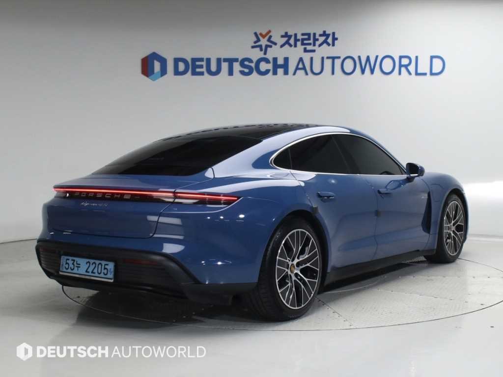 포르쉐 타이칸 4S 이미지 2