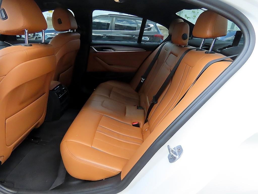 BMW 5시리즈 5시리즈 (G30) 530i M 스포츠 이미지 5