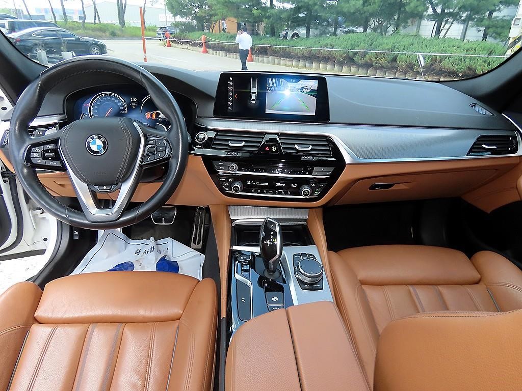 BMW 5시리즈 5시리즈 (G30) 530i M 스포츠 이미지 6