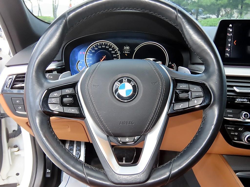 BMW 5시리즈 5시리즈 (G30) 530i M 스포츠 이미지 7