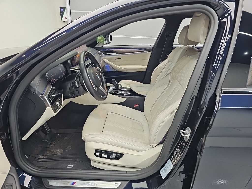 BMW 5시리즈 5시리즈 (G30) M550i xDrive 이미지 11