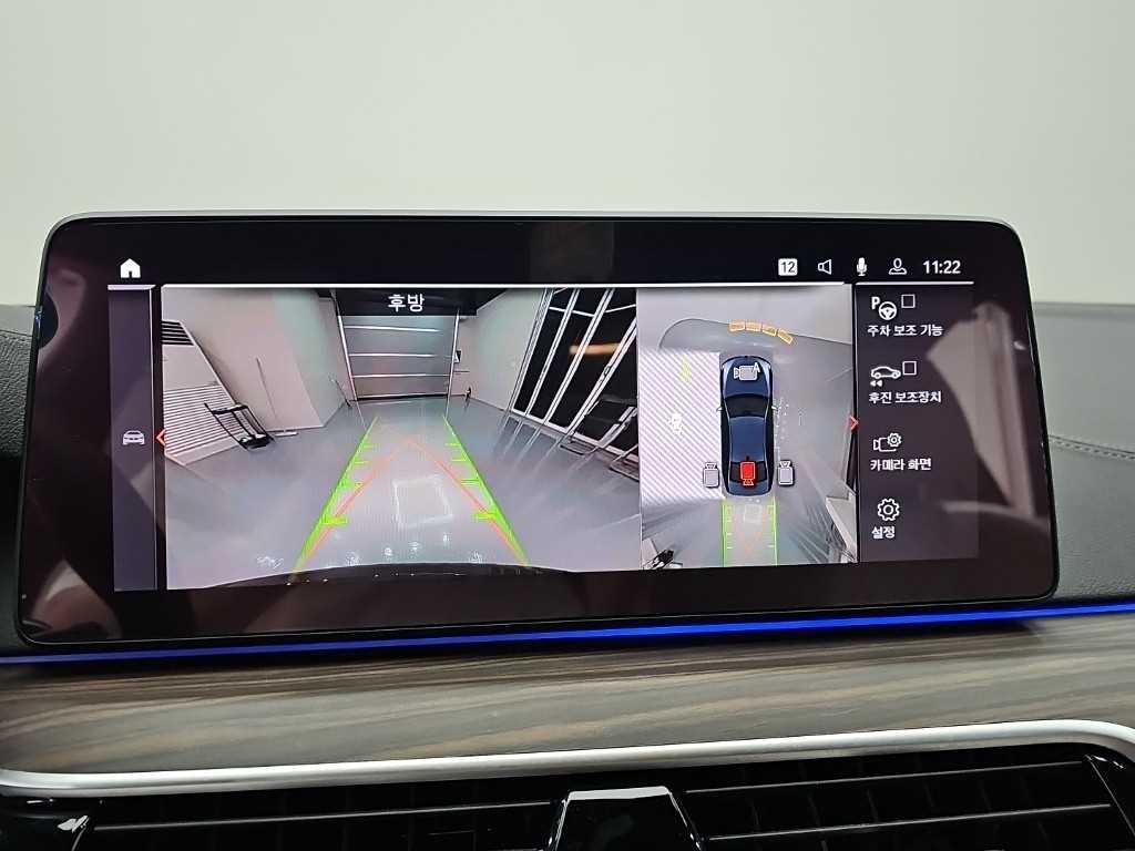 BMW 5시리즈 5시리즈 (G30) M550i xDrive 이미지 17