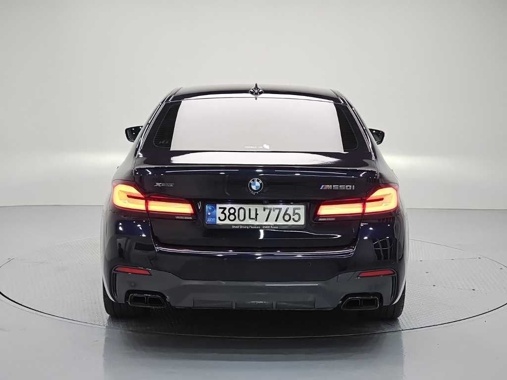 BMW 5시리즈 5시리즈 (G30) M550i xDrive 이미지 3