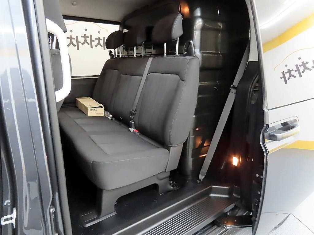 현대 스타리아 2WD 디젤 카고 스마트 5인승 이미지 6