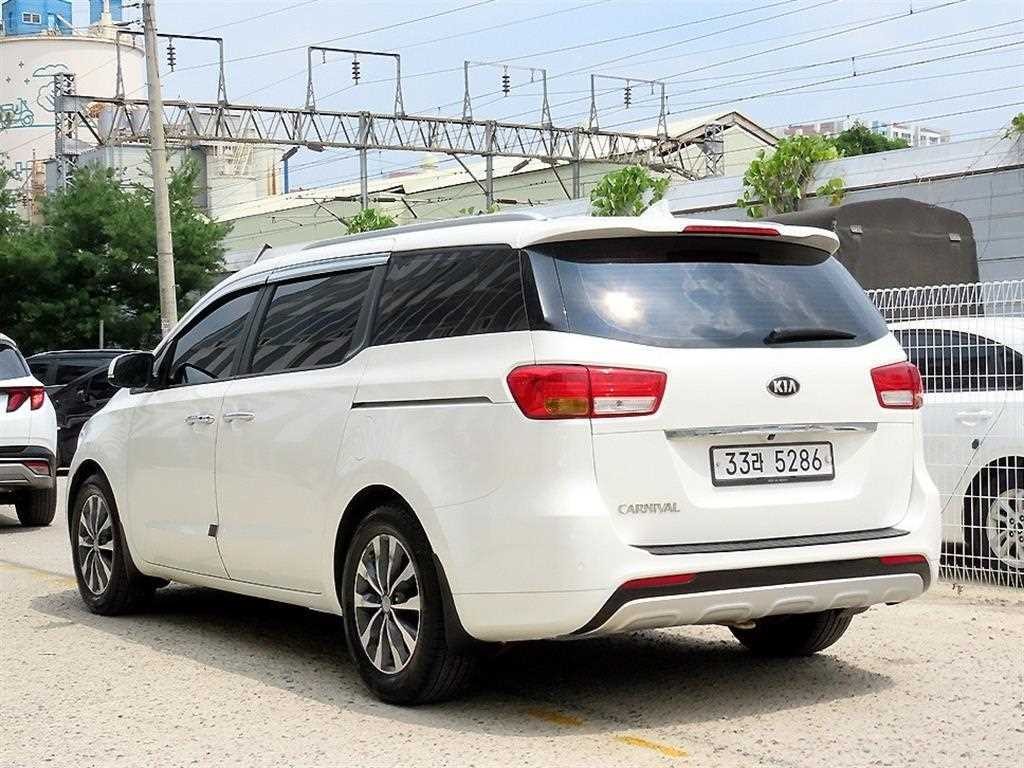 기아 카니발 올 뉴 카니발 디젤 9인승 럭셔리 이미지 3