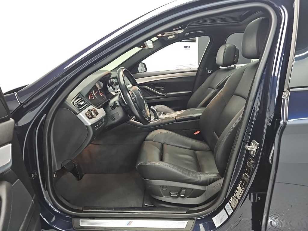 BMW 5시리즈 5시리즈 (F10) 550i xDrive 이미지 11