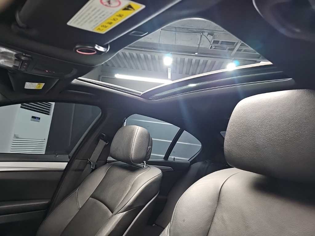 BMW 5시리즈 5시리즈 (F10) 550i xDrive 이미지 14