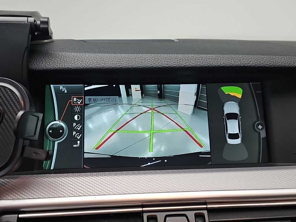 BMW 5시리즈 5시리즈 (F10) 550i xDrive 이미지 16