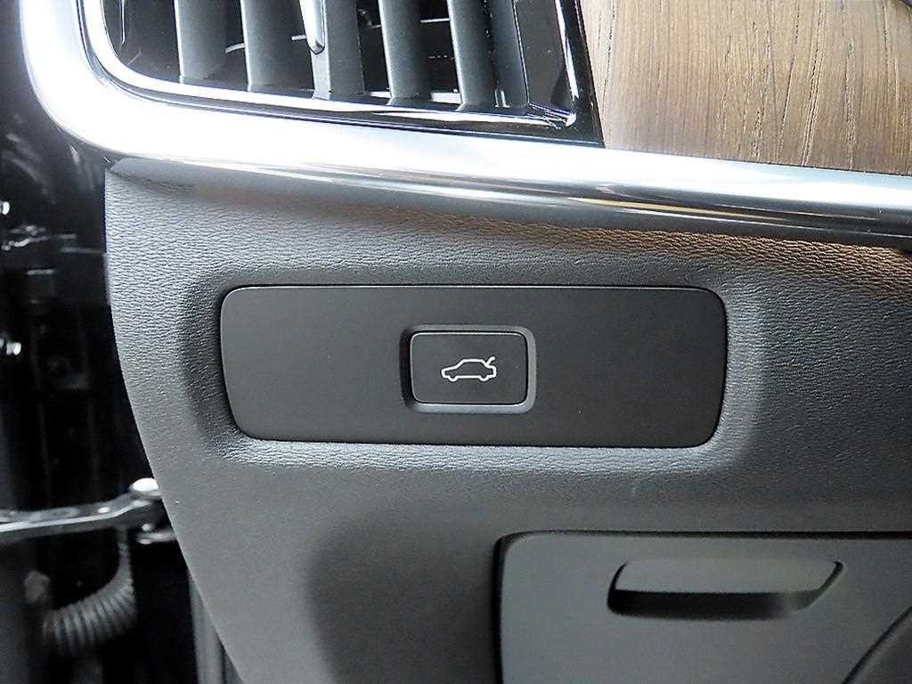 볼보 S90 B5 얼티메이트 브라이트 이미지 12