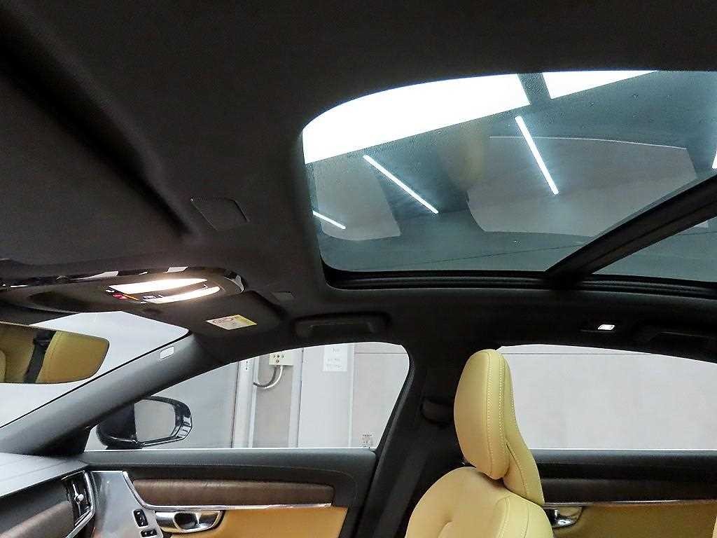 볼보 S90 B5 얼티메이트 브라이트 이미지 16