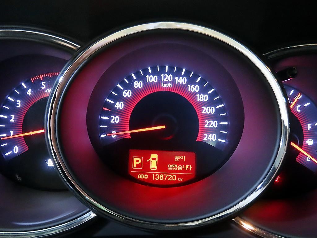 기아 쏘렌토 쏘렌토 R 디젤 2WD 2.0 TLX 프리미엄 이미지 9