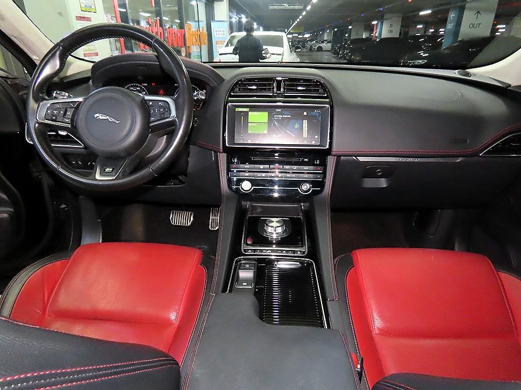재규어 F-PACE 20d R-Sport 이미지 10