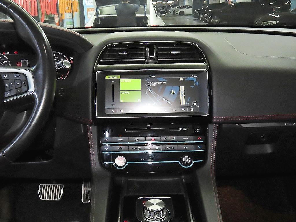 재규어 F-PACE 20d R-Sport 이미지 11