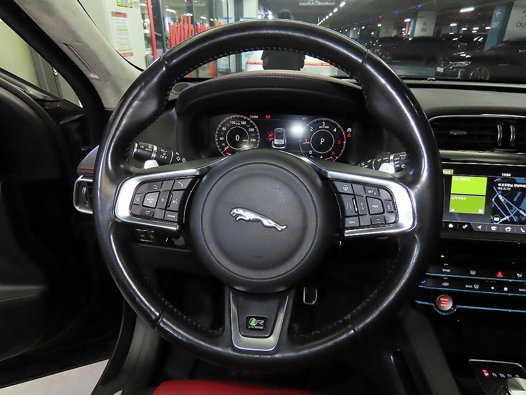 재규어 F-PACE 20d R-Sport 이미지 8