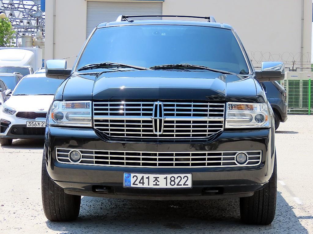링컨 네비게이터 5.4L V8 이미지 1