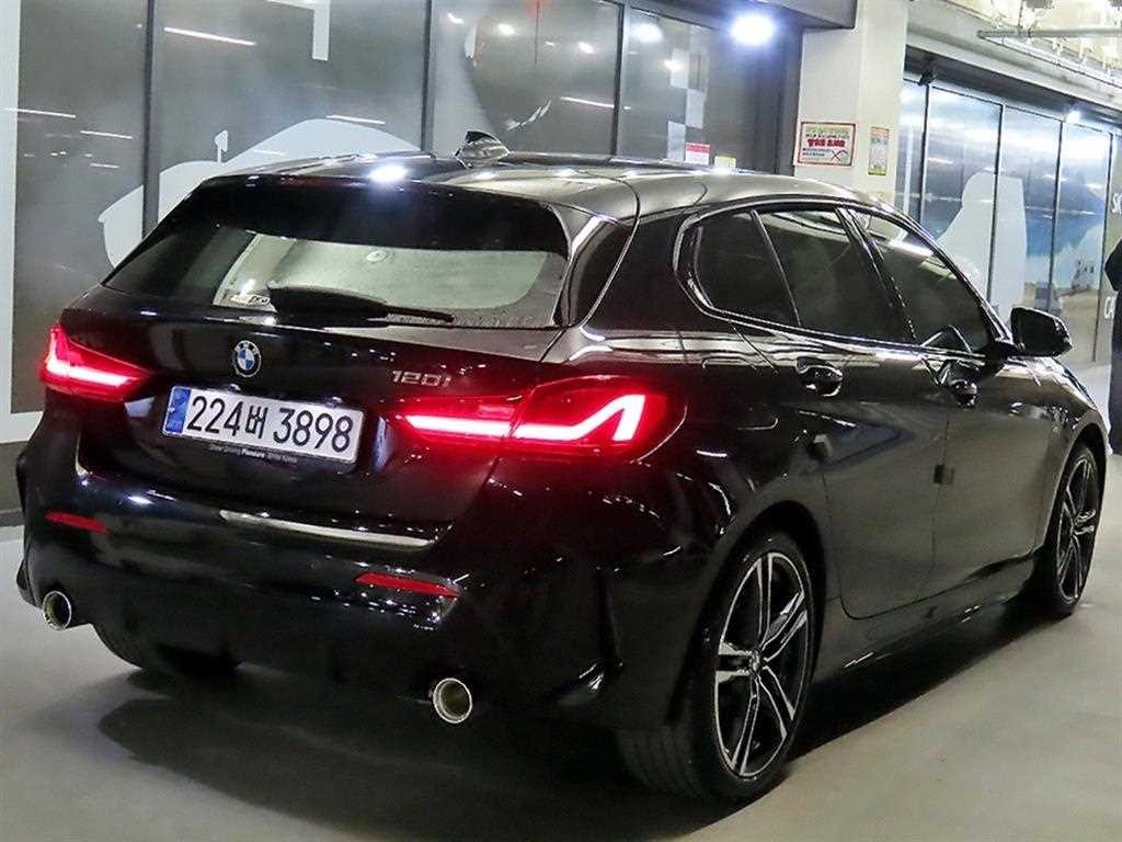 BMW 1시리즈 1시리즈 (F40) 120i M 스포츠 이미지 4