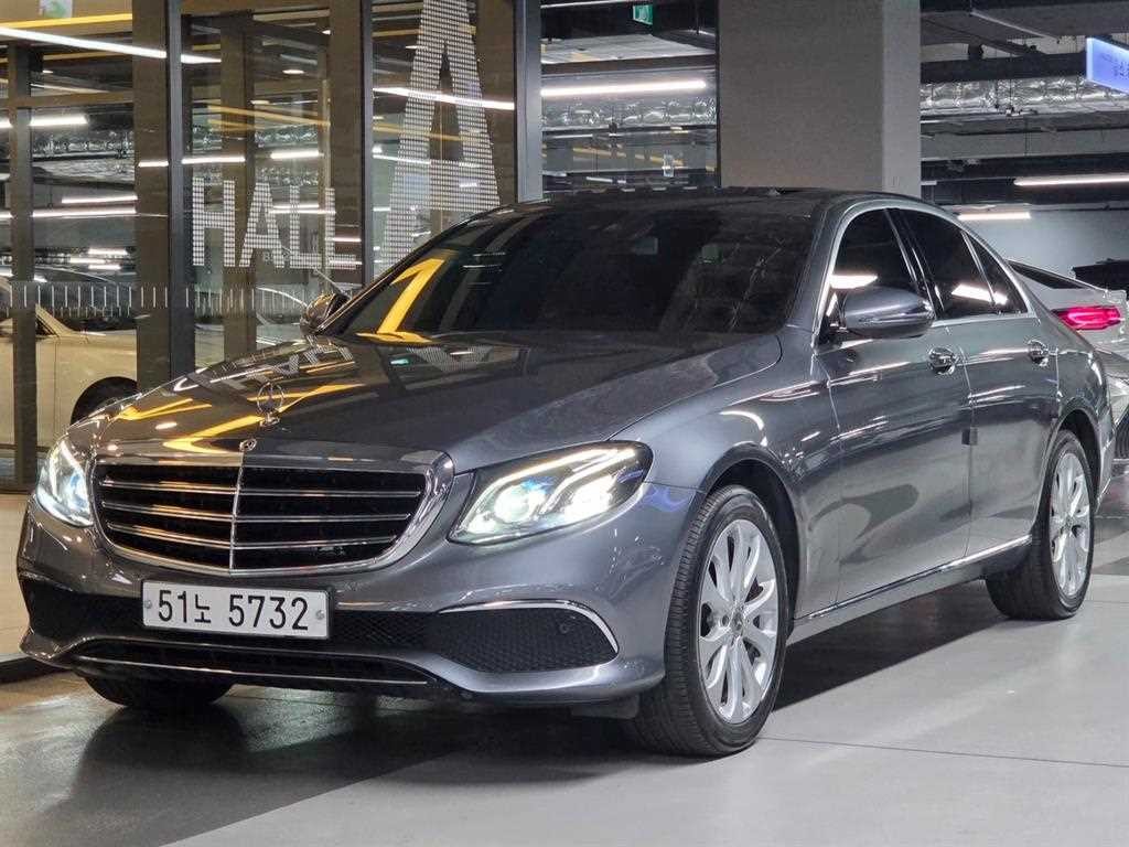 벤츠 E 클래스 E-클래스 W213 E220d 익스클루시브 이미지 1