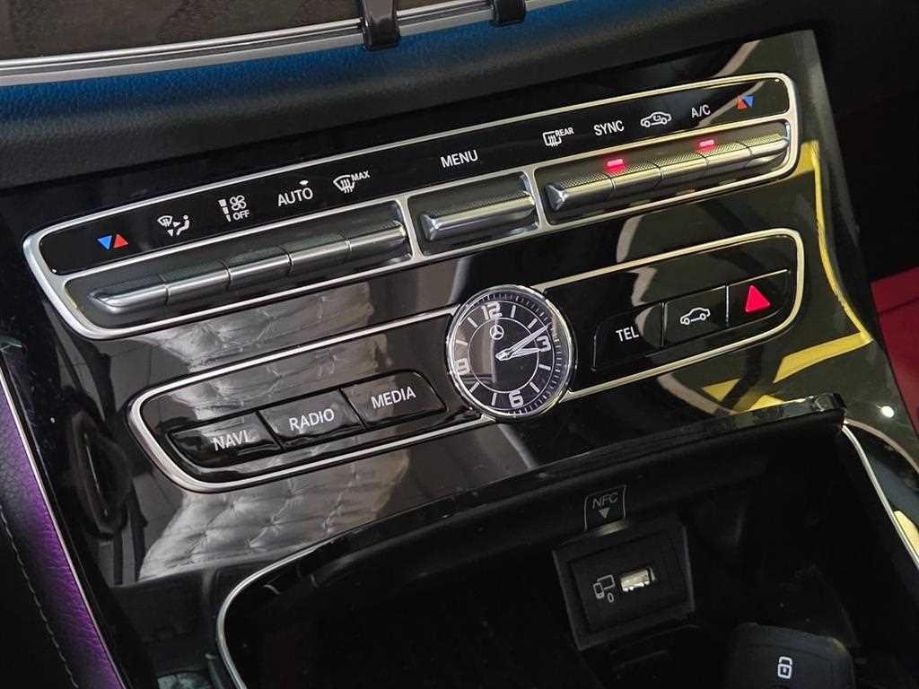 벤츠 E 클래스 E-클래스 W213 E220d 익스클루시브 이미지 15