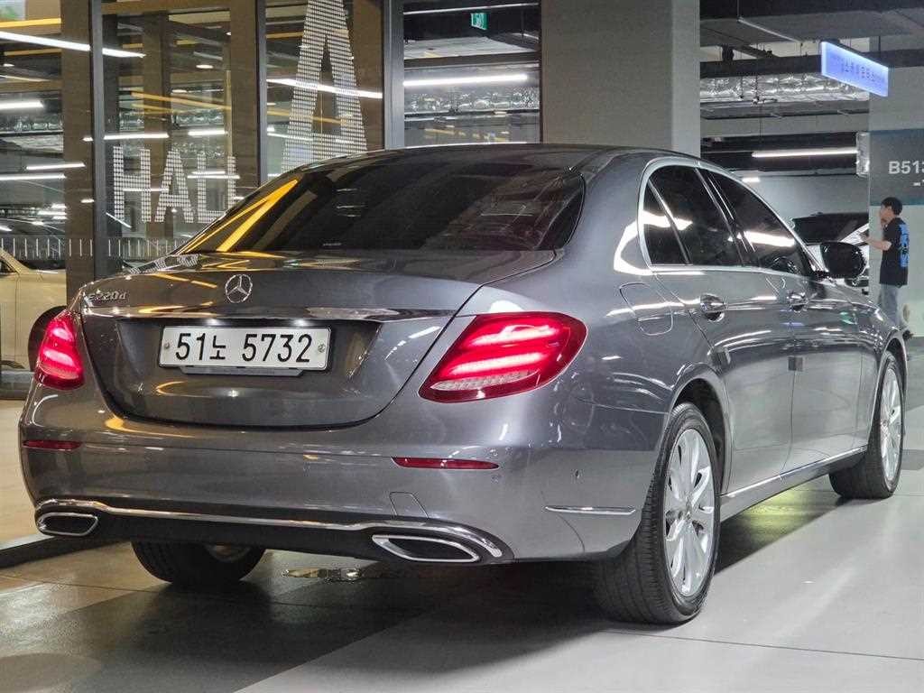 벤츠 E 클래스 E-클래스 W213 E220d 익스클루시브 이미지 19