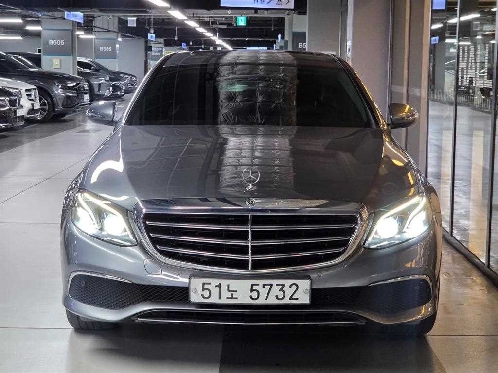 벤츠 E 클래스 E-클래스 W213 E220d 익스클루시브 이미지 3