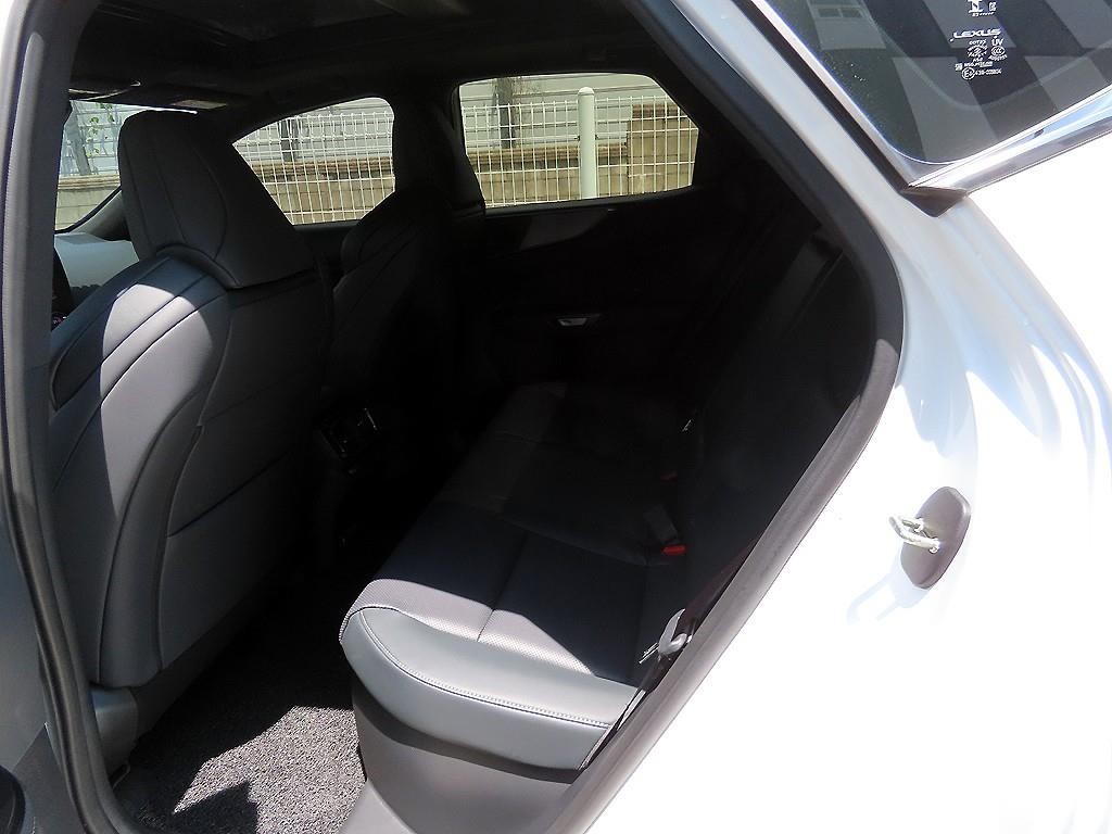 렉서스 NX NX 450h+ F 스포츠 이미지 6