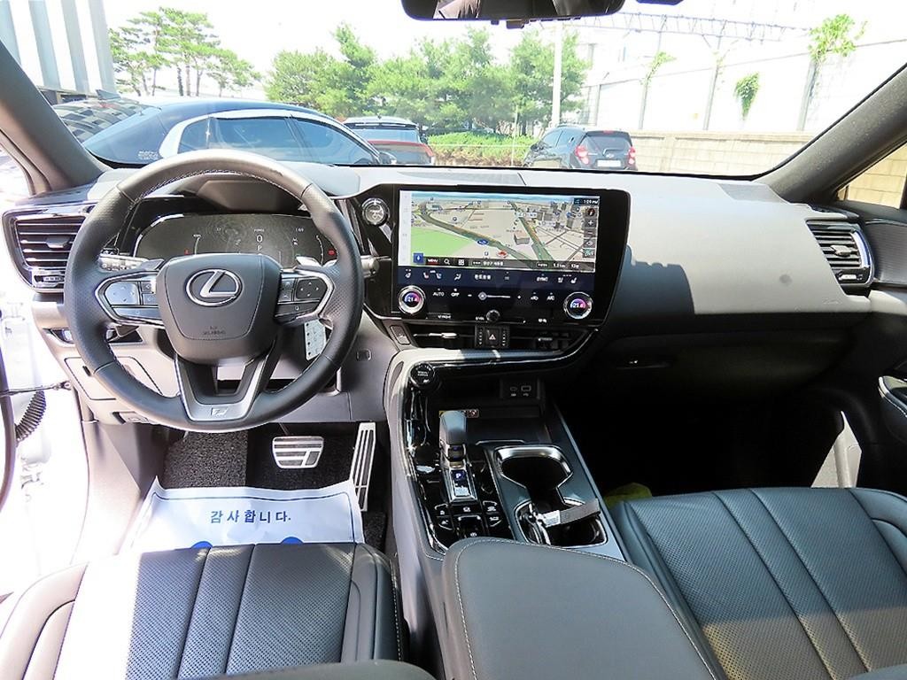 렉서스 NX NX 450h+ F 스포츠 이미지 7