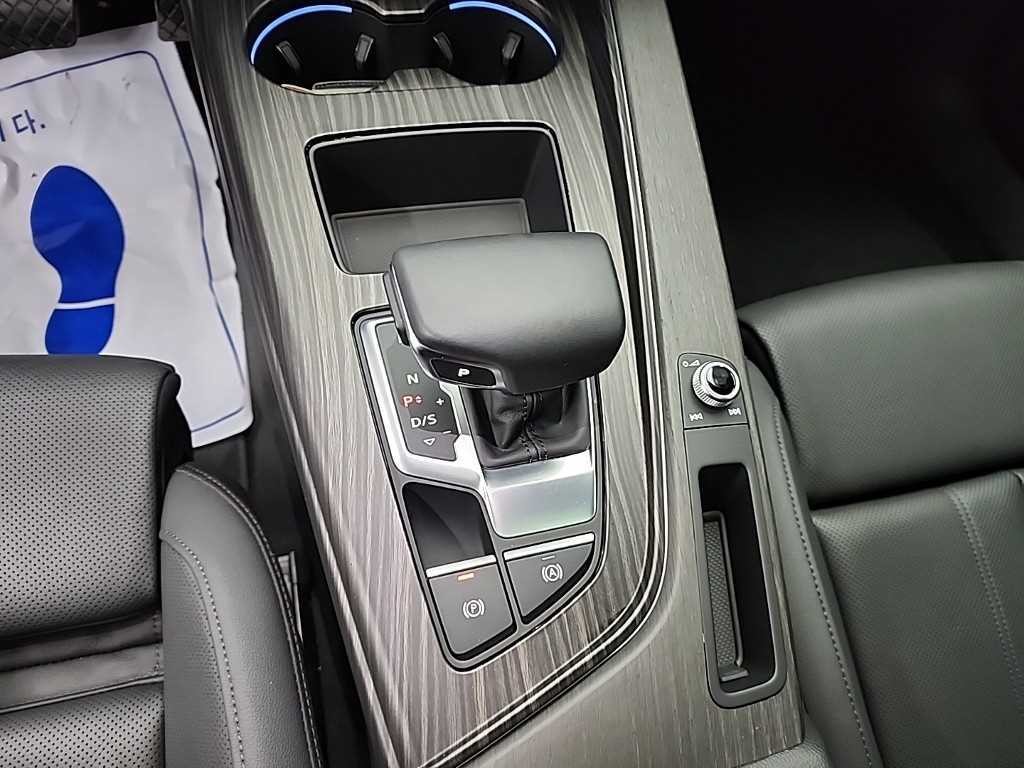 아우디 A4 A4 (B9) 40 TFSI 이미지 8