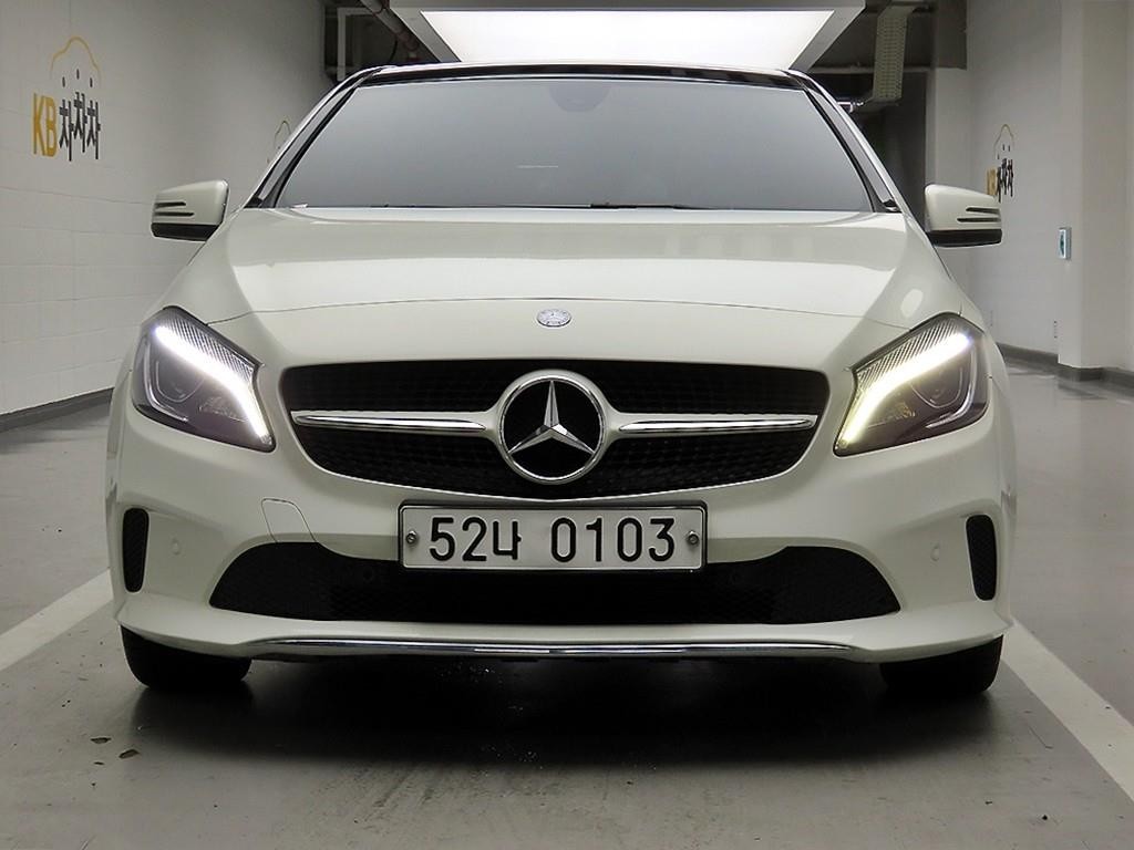 벤츠 A 클래스 A클래스 W176 A200 이미지 1