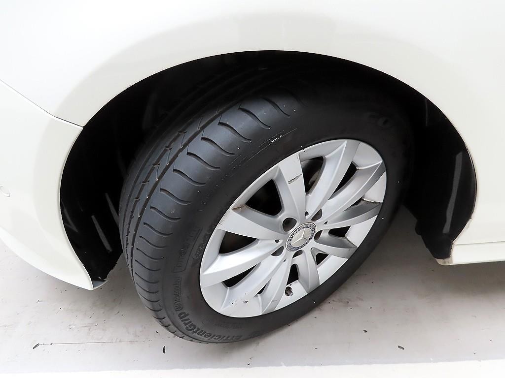 벤츠 A 클래스 A클래스 W176 A200 이미지 19