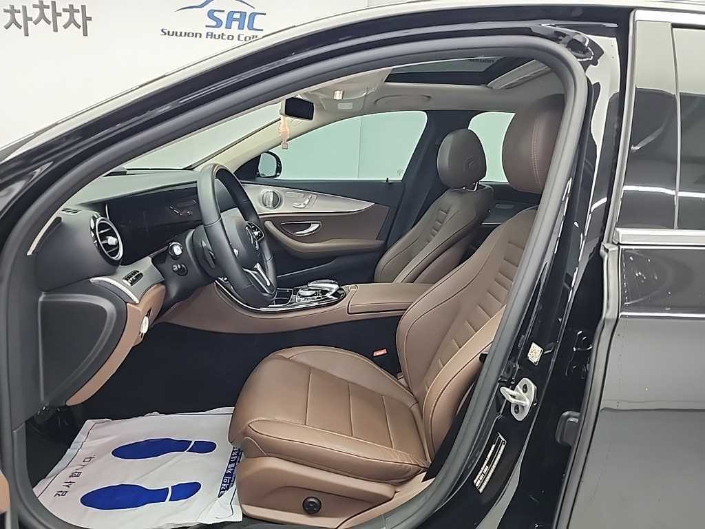 벤츠 E 클래스 E-클래스 W213 E300 4MATIC AMG LINE 이미지 12