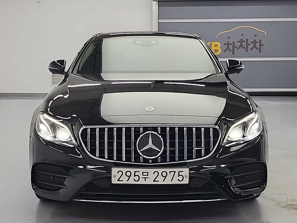 벤츠 E 클래스 E-클래스 W213 E300 4MATIC AMG LINE 이미지 3