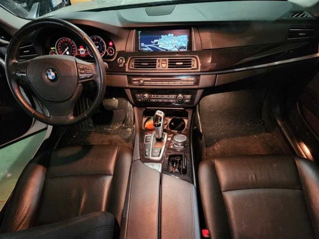 BMW 5시리즈 5시리즈 (F10) 520d xDrive 이미지 4