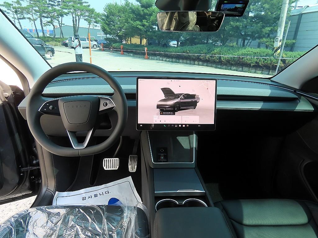테슬라 모델 Y 롱 레인지 이미지 7