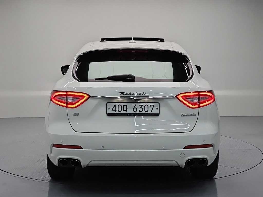 마세라티 르반떼 3.0  AWD 그란 루쏘 이미지 3