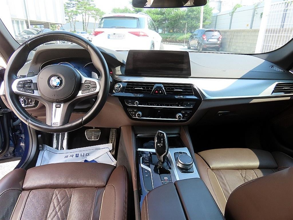 BMW 5시리즈 5시리즈 (G30) 520d M 스포츠 플러스 이미지 7