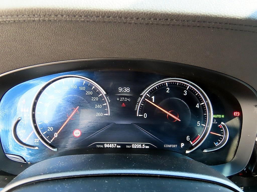 BMW 5시리즈 5시리즈 (G30) 520d M 스포츠 플러스 이미지 9