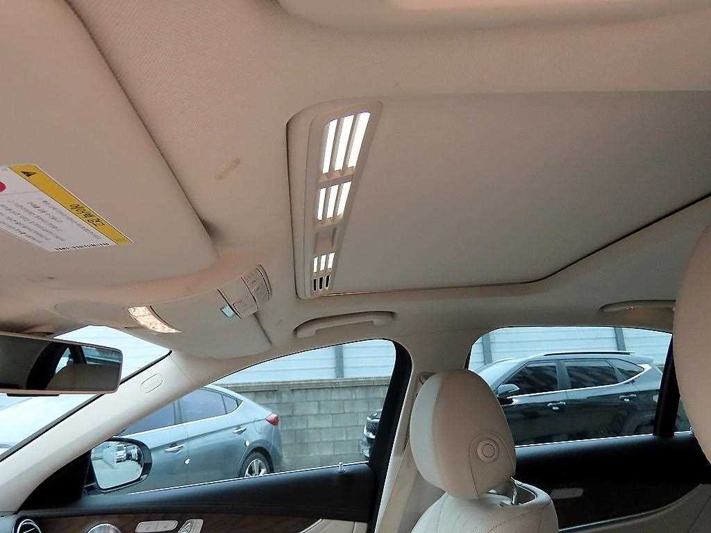 벤츠 E 클래스 E-클래스 W213 E300 4MATIC 익스클루시브 이미지 16
