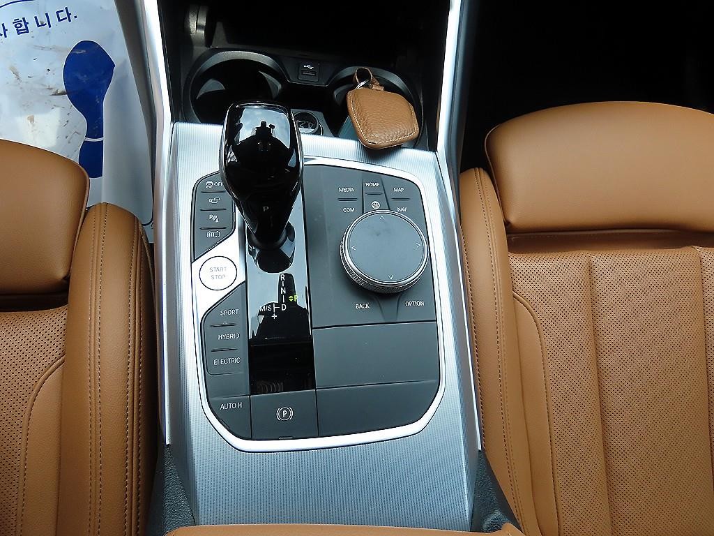 BMW 3시리즈 3시리즈 (G20) 320e M 스포츠 이미지 10