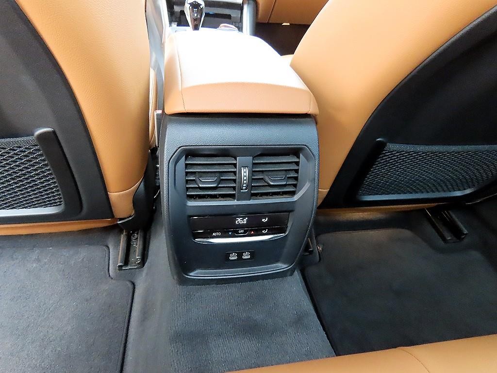 BMW 3시리즈 3시리즈 (G20) 320e M 스포츠 이미지 17