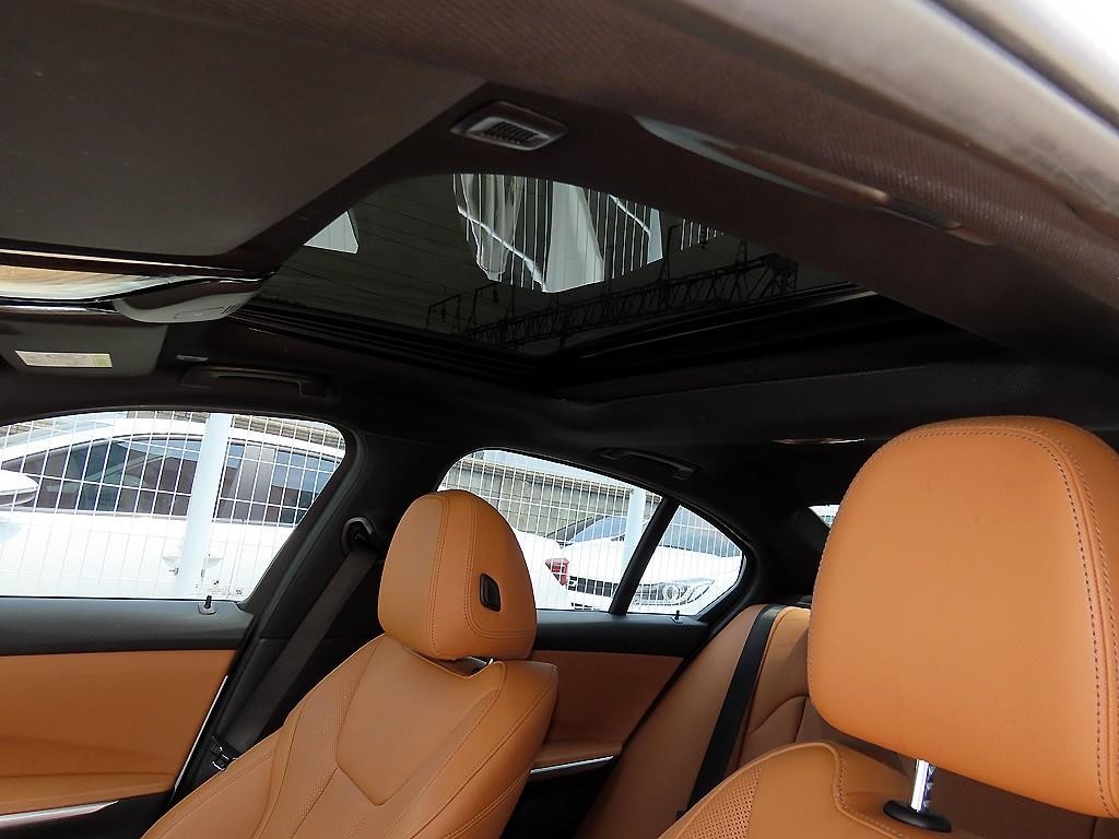 BMW 3시리즈 3시리즈 (G20) 320e M 스포츠 이미지 18