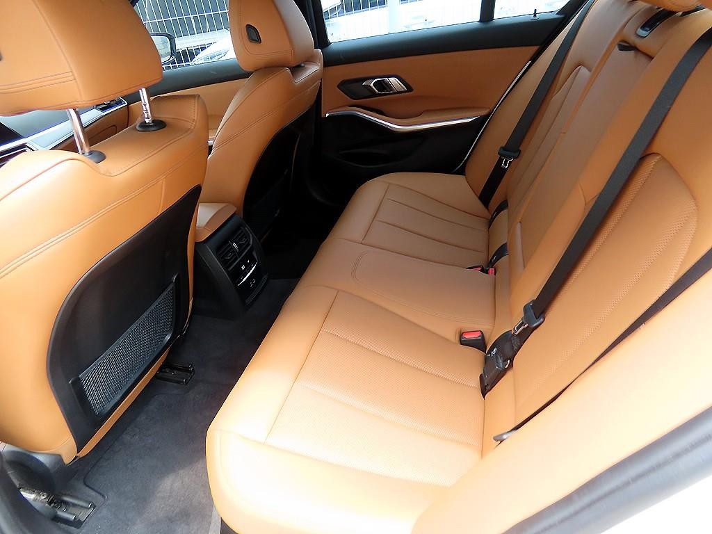BMW 3시리즈 3시리즈 (G20) 320e M 스포츠 이미지 6