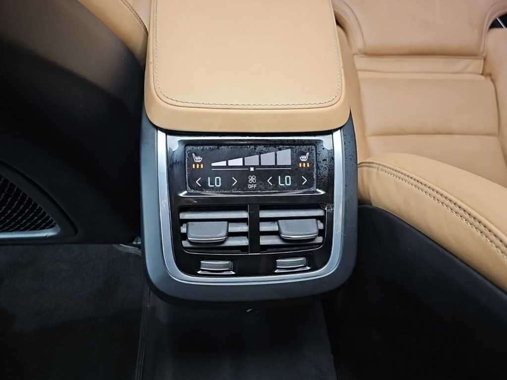 볼보 S90 D5 AWD 인스크립션 이미지 13