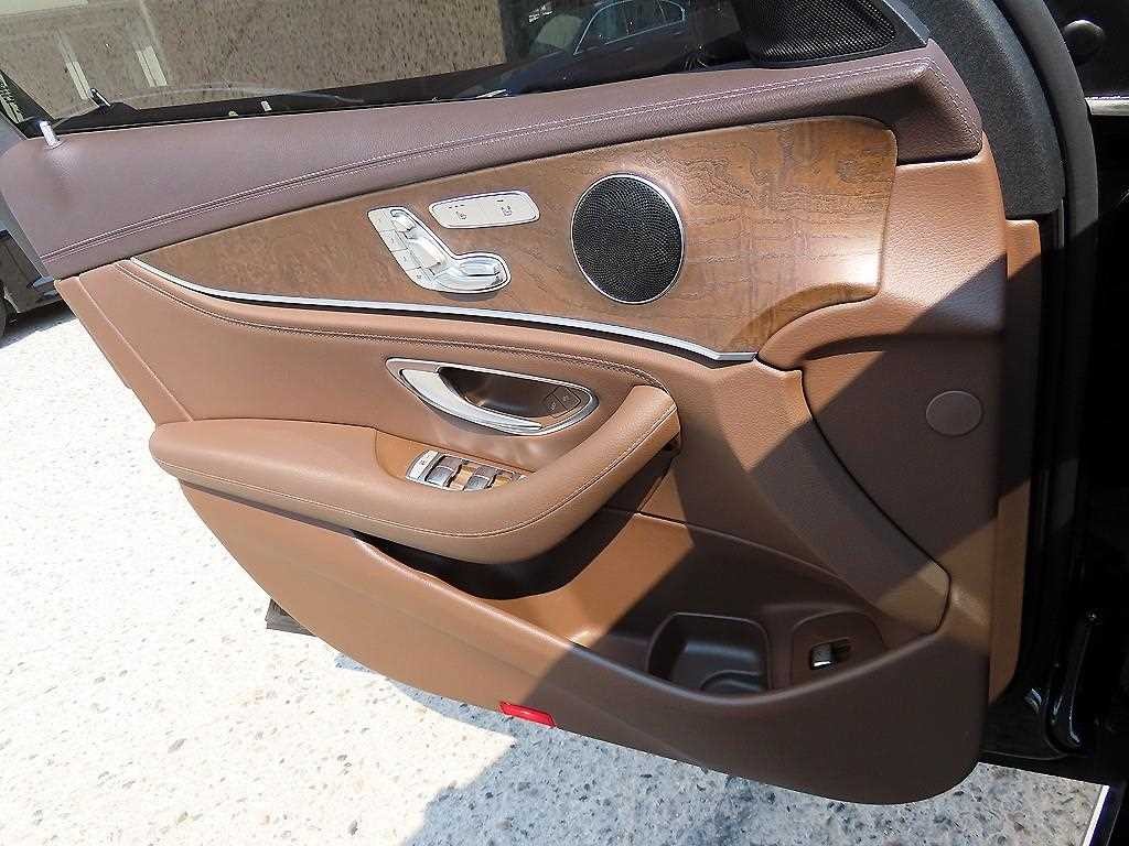 벤츠 E 클래스 E-클래스 W213 E220d 익스클루시브 이미지 11