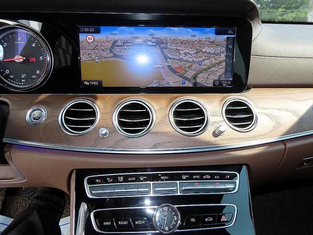 벤츠 E 클래스 E-클래스 W213 E220d 익스클루시브 이미지 15