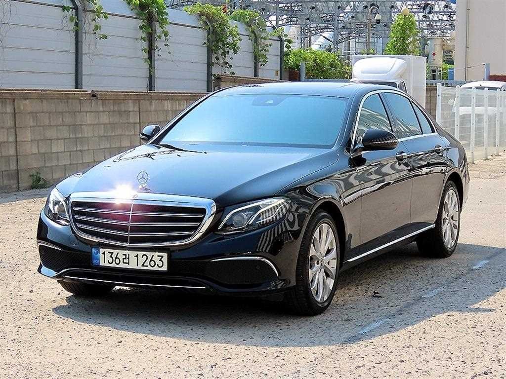 벤츠 E 클래스 E-클래스 W213 E220d 익스클루시브 이미지 2