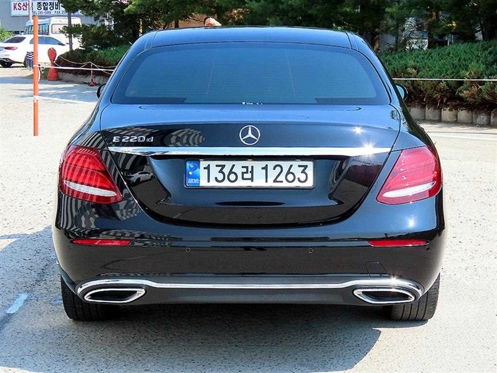 벤츠 E 클래스 E-클래스 W213 E220d 익스클루시브 이미지 4